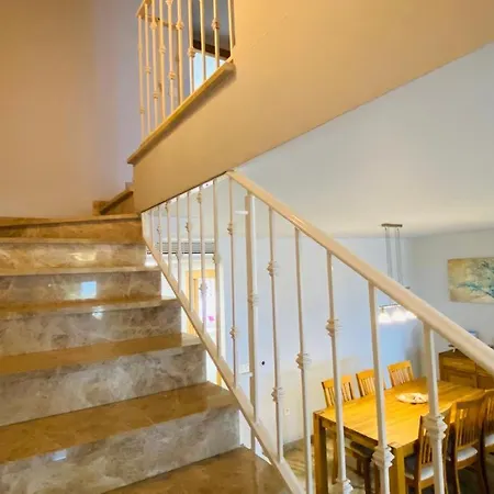 Benaplaya - Fantastica Casa Con Terraza & Piscina, Playa A 200 Metros * Malaga
