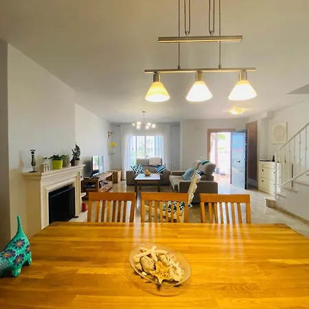 Benaplaya - Fantastica Casa Con Terraza & Piscina, Playa A 200 Metros Malaga