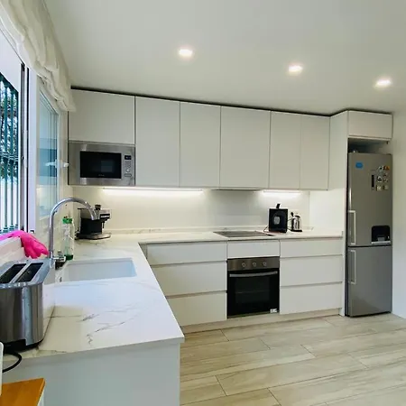 Benaplaya - Fantastica Casa Con Terraza & Piscina, Playa A 200 Metros * Malaga