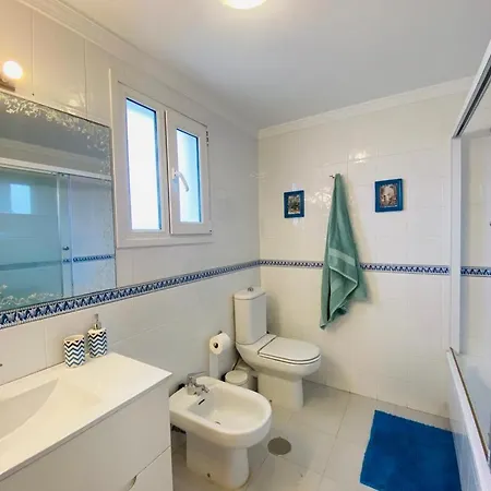 Benaplaya - Fantastica Casa Con Terraza & Piscina, Playa A 200 Metros * Malaga